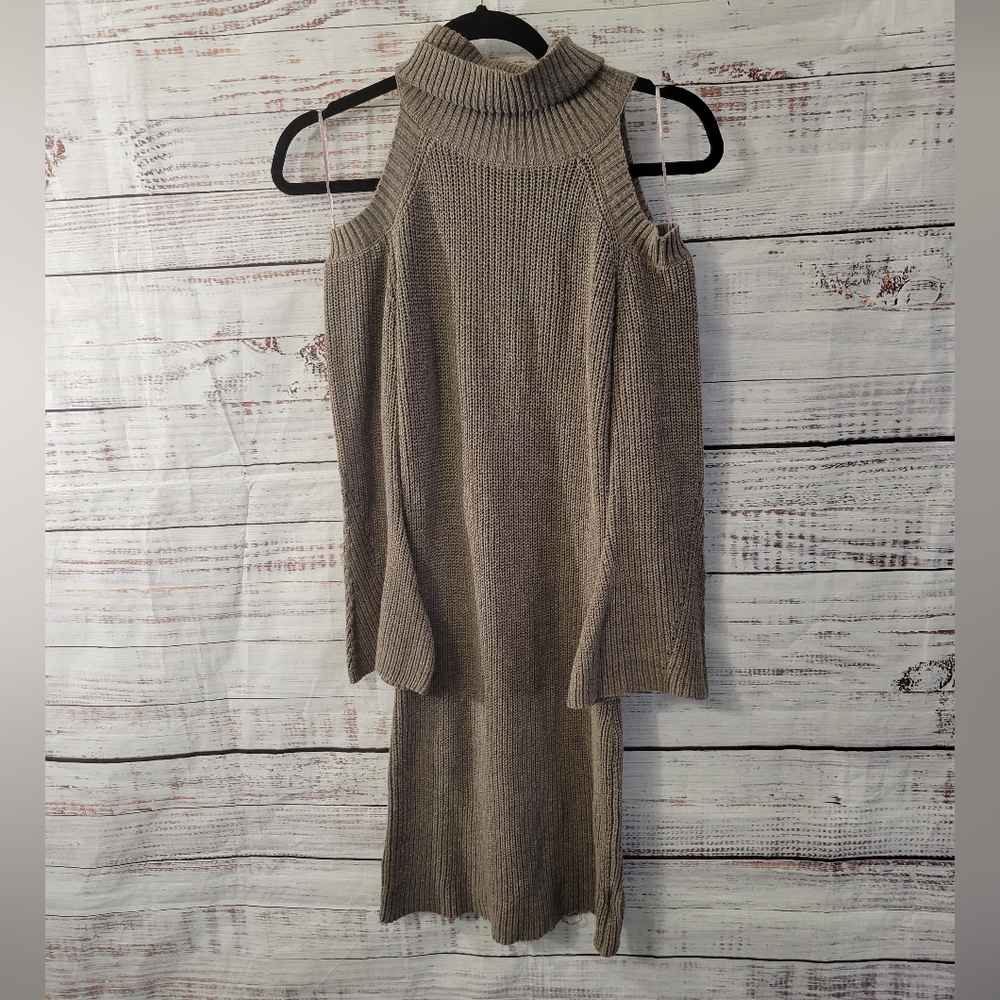 Timing S Cold Shoulder  Sleve Sweater Dress